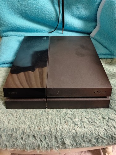 Sony playstation ps4 - 4,